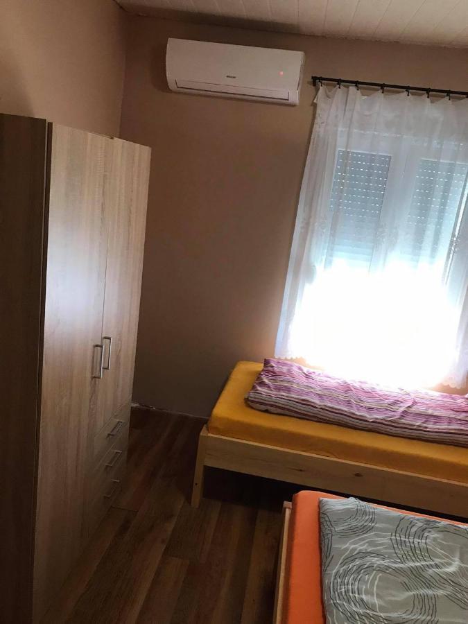 Tahiti Apartman Apartamento Hajdúszoboszló Exterior foto
