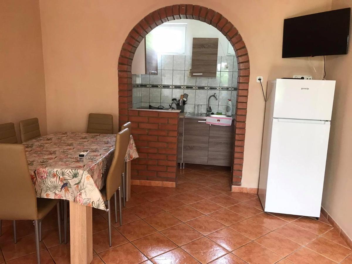 Tahiti Apartman Apartamento Hajdúszoboszló Exterior foto