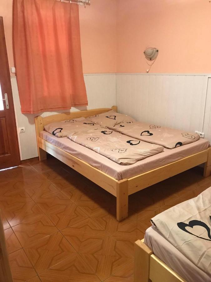 Tahiti Apartman Apartamento Hajdúszoboszló Exterior foto
