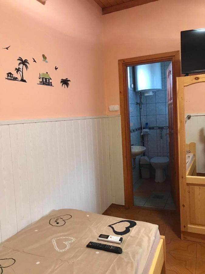 Tahiti Apartman Apartamento Hajdúszoboszló Exterior foto