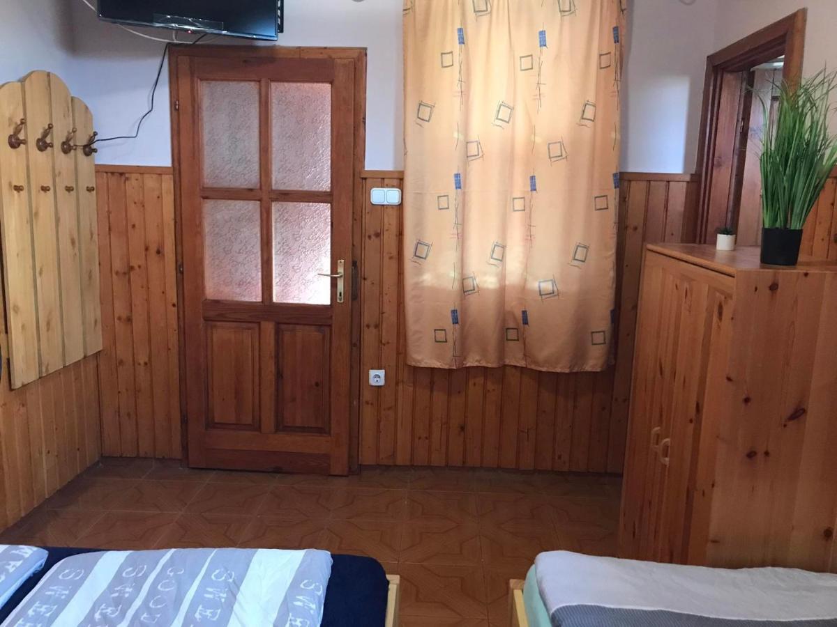 Tahiti Apartman Apartamento Hajdúszoboszló Exterior foto