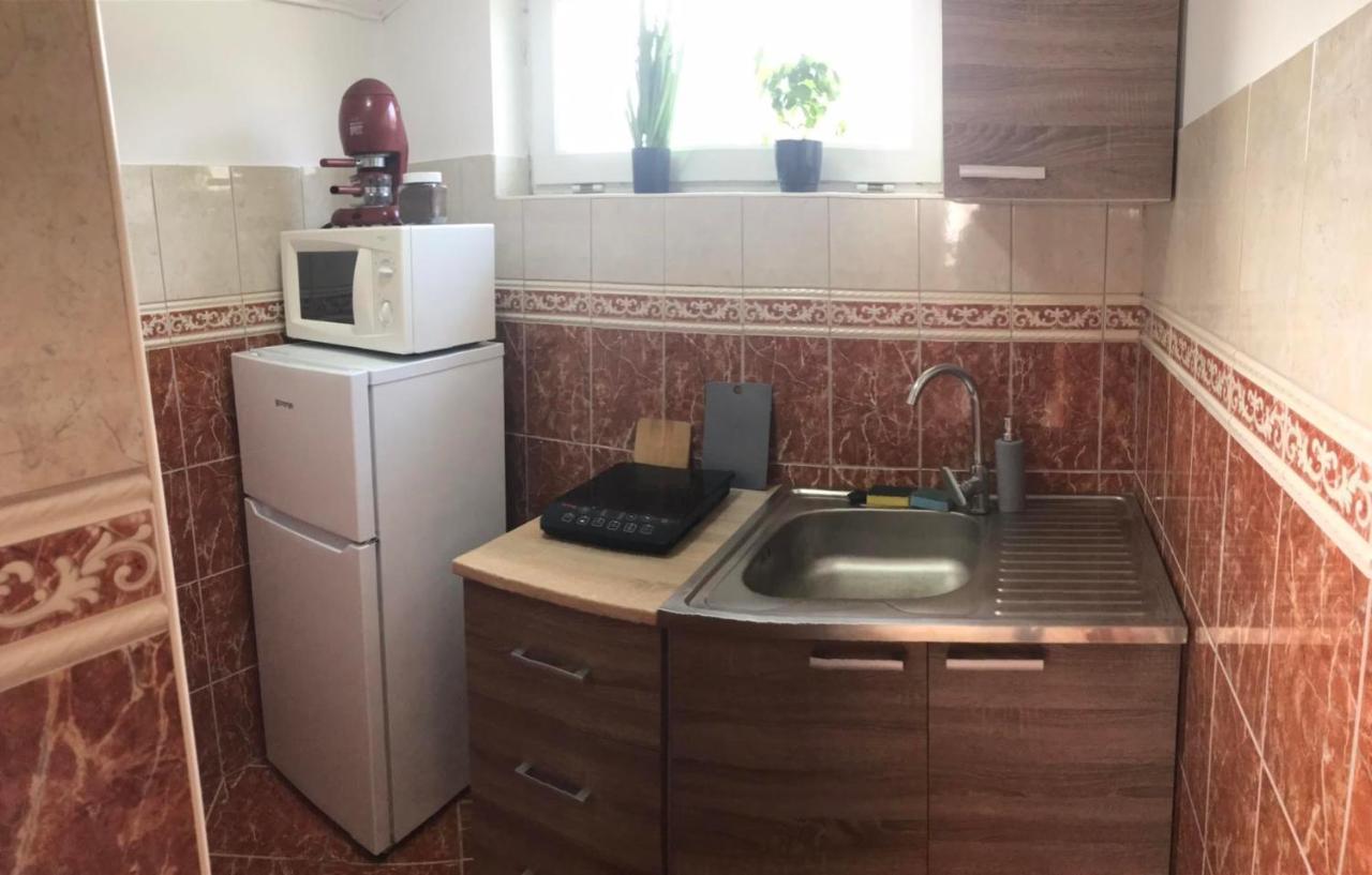 Tahiti Apartman Apartamento Hajdúszoboszló Exterior foto